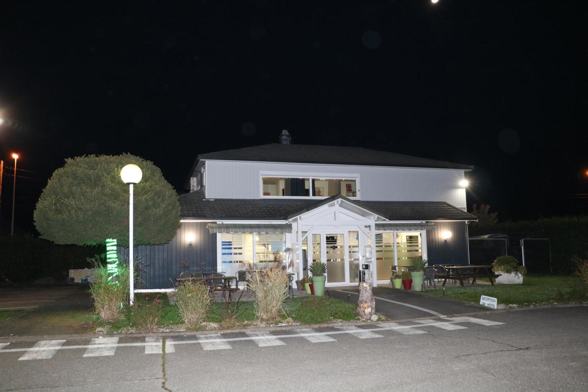 Fasthotel Albertville Exterior photo